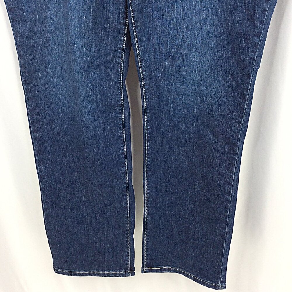 Levi Strauss Signature Gold Women's Curvy Totally Shaping Straight Jeans 20M - Picture 4 of 8